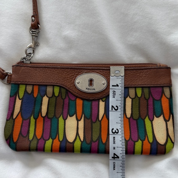 Fossil Key-Per Brown-Trim Multicolor Feather Pattern Wristlet Wallet - Picture 12 of 12
